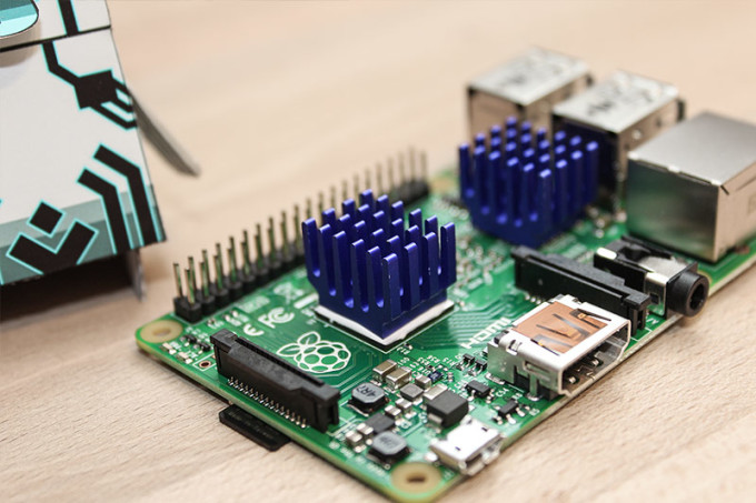 raspberry_pi_2_heatsinks_overclock